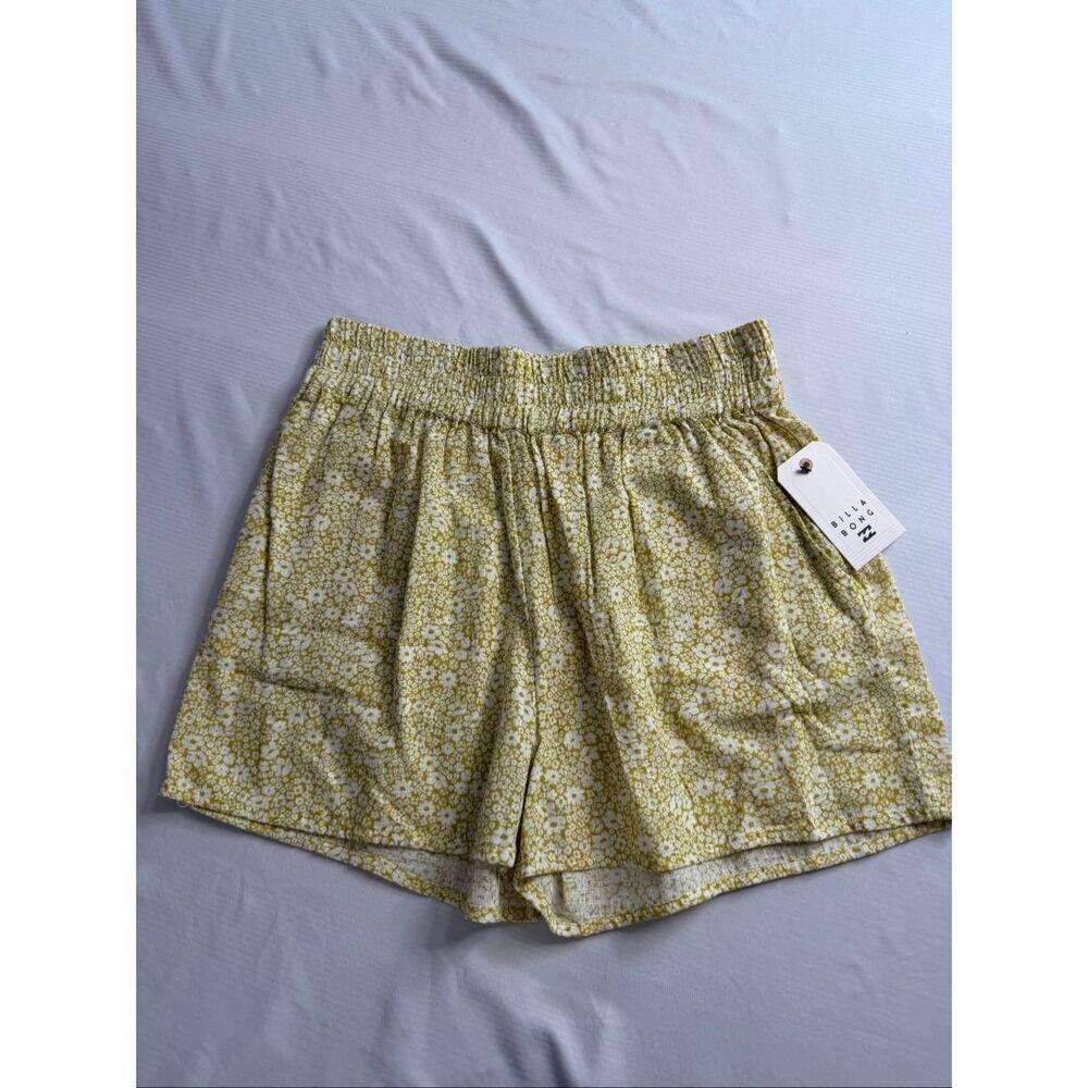 NWT Billabong Love To Lounge Floral Shorts Size Large New